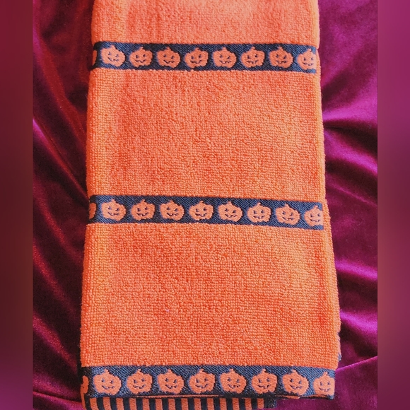 Pumpkin Kitchen Towel Set of 2 Halloween Kitchen Towels - Picture 2 of 3
